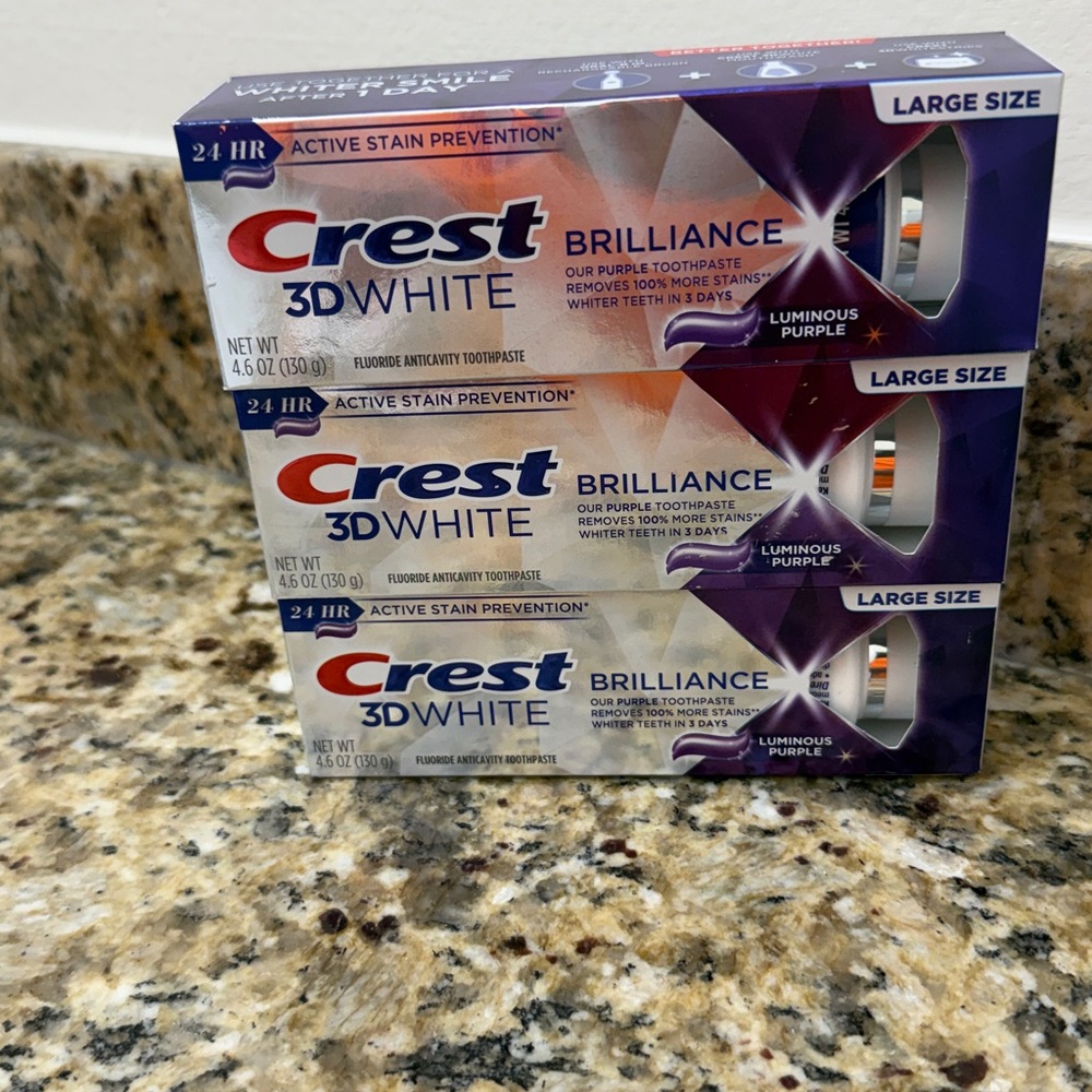NWT Crest 3D White Brilliance Toothpaste - Luminous Purple 4.6 oz.